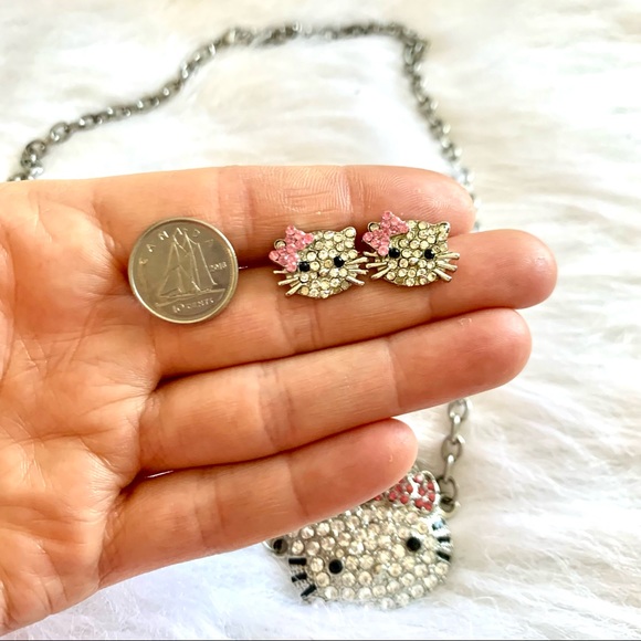 Bling Hello Kitty costume necklace and earring set - Picture 6 of 11